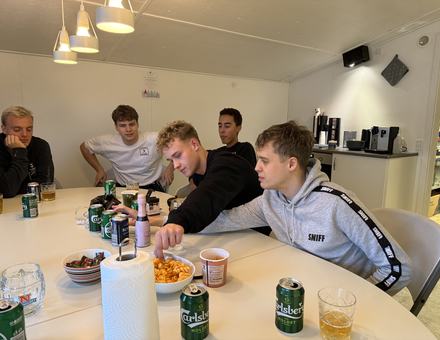 Et ungt firma med højt humør