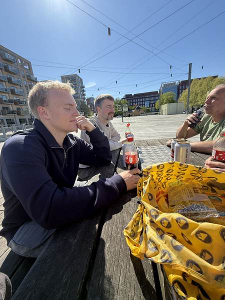 Et ungt firma med højt humør