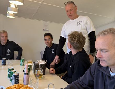 Et ungt firma med højt humør