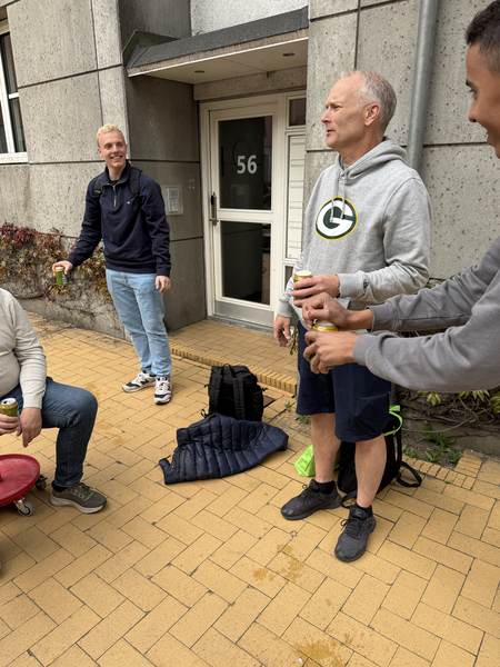 Et ungt firma med højt humør